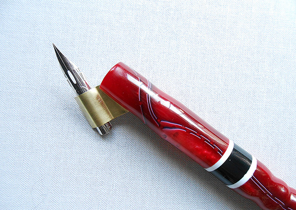 Cherry Bomb Oblique Calligraphy Pointed Pen